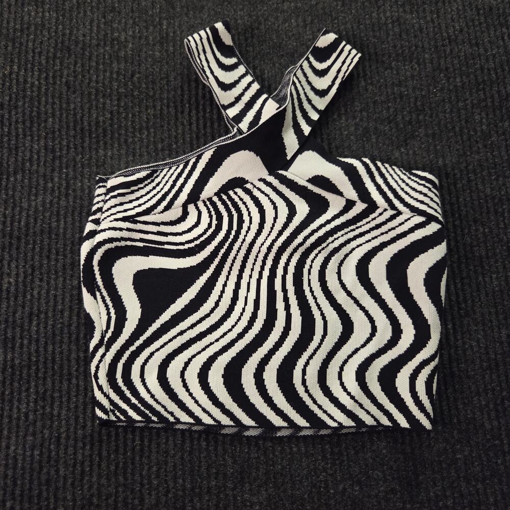 Y2k Cropped Halter Top Geometrical Design Black White Stretchy